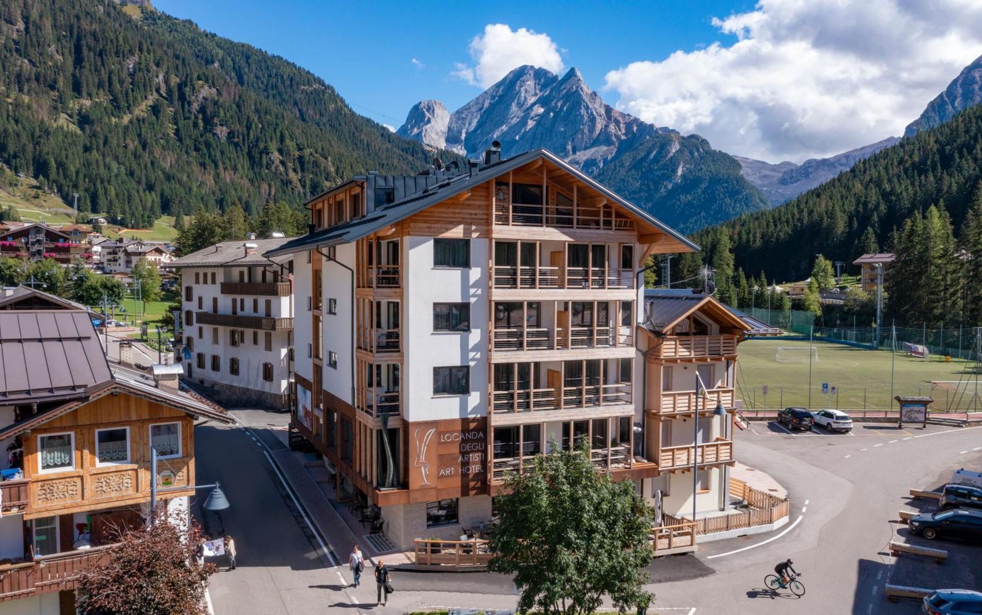 Locanda Degli Artisti Art Hotel Canazei Exterior foto
